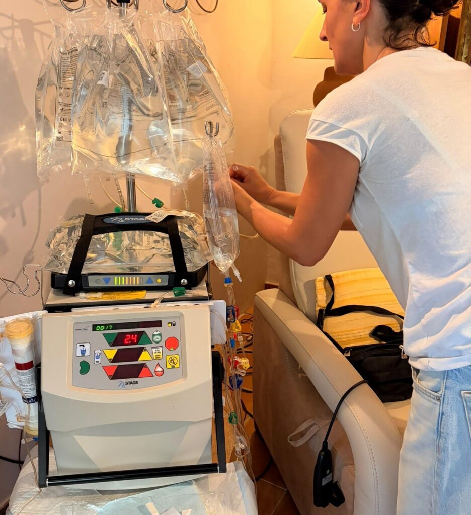Eunice ADIALYS with Nx Stage One dialysis system in MONTFORT SUR ARGENS